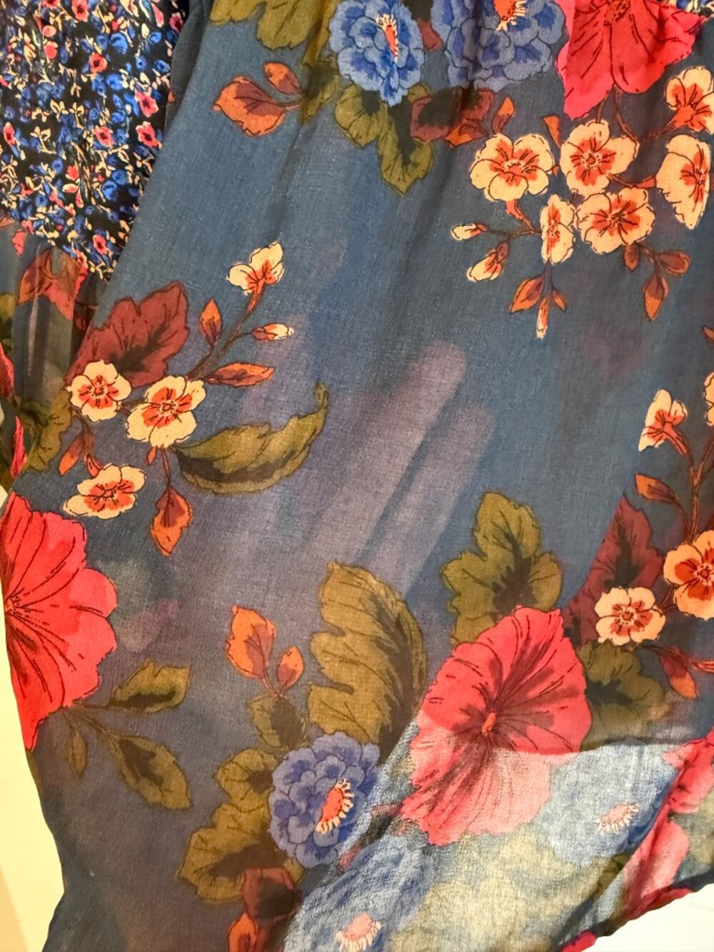 Daniel Rainn floral sheer peasant blouse. Size M - Picture 4 of 7